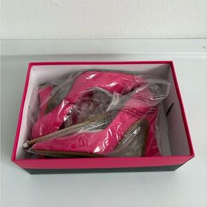 NWT Vince Camuto Fuchsia True Suede Heels